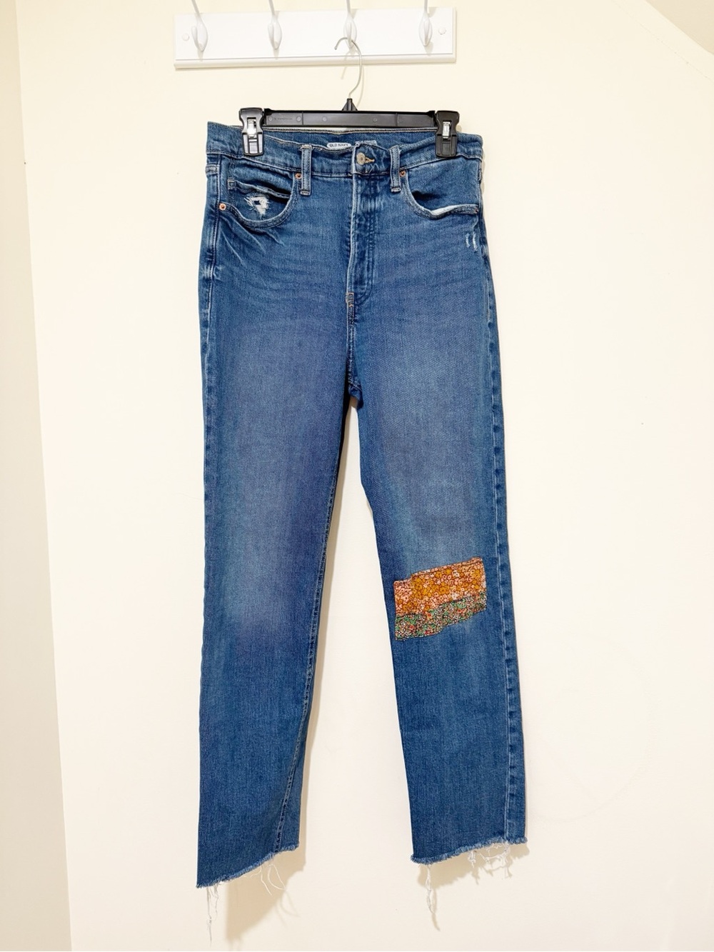 Old Navy Straight-Leg Blue Jeans with Decorative Knee Patch